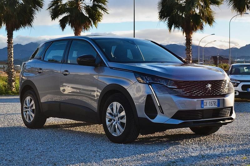 Grigio Usata 2022 Peugeot 3008 Active SUV | 17.500 € (Ottimo prezzo) - Immagine 1/4