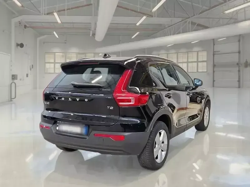 Gebraucht Volvo XC40 Momentum 129 PS (94 kW) 2021 Schwarz SUV