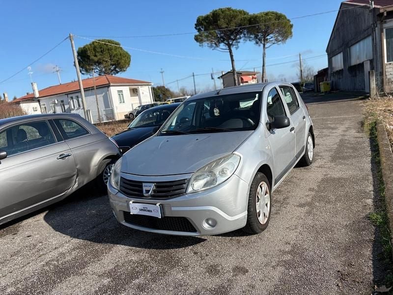 Usata Dacia Sandero 74 CV (54 kW) 2008 Argento Utilitaria