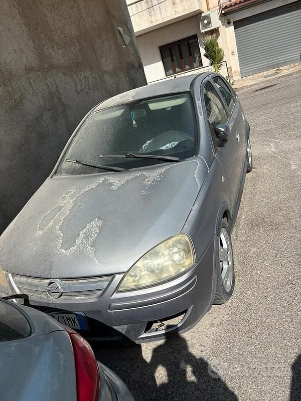 Usata Opel Corsa 75 CV (55 kW) 2005 Grigio Utilitaria