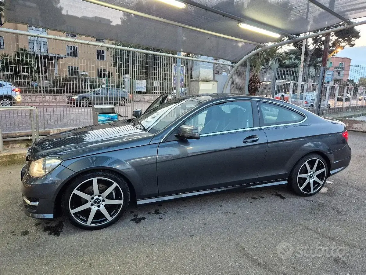 Usata Mercedes 220 Avantgarde 170 CV (125 kW) 2015 Grigio Coupé