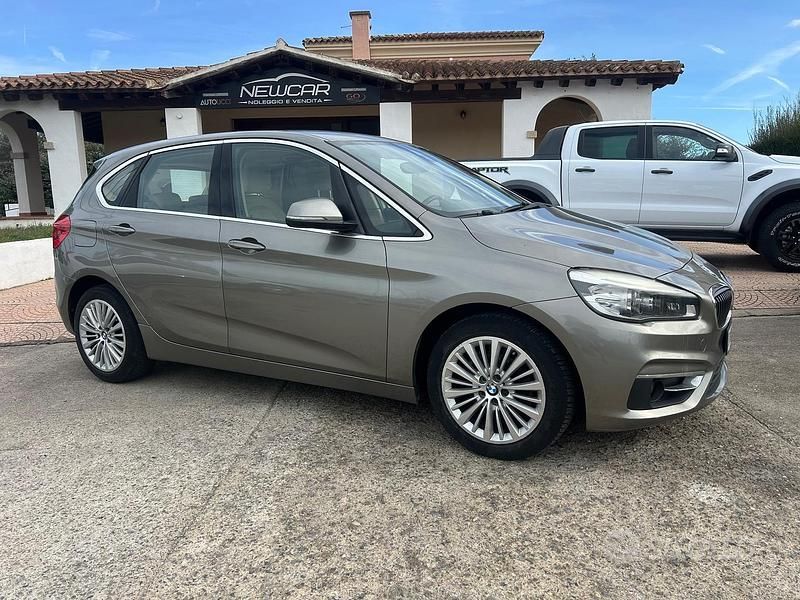 Grigio Usata 2014 BMW 218 Luxury Line Station wagon | 6499 € (Molto cara) - Immagine 1/4