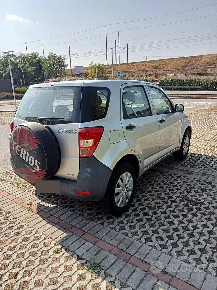 Usata Daihatsu Terios 86 CV (63 kW) 2007 Grigio SUV