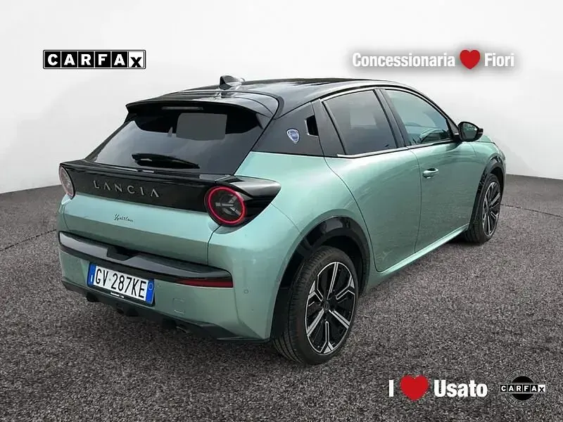 Usata Lancia Ypsilon 110 CV (80 kW) 2024 Verde Utilitaria