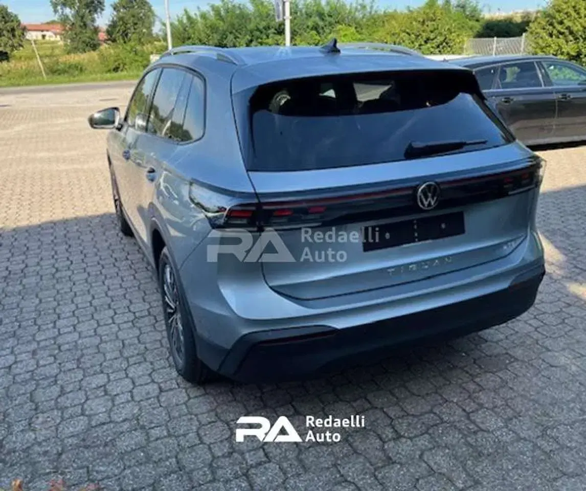 Nuova VW Tiguan Edition 150 CV (110 kW) 2026 Argento SUV