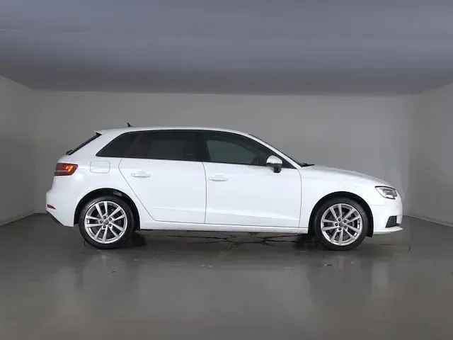 Usata Audi A3 Business 116 CV (85 kW) 2019 Bianco ibis Berlina