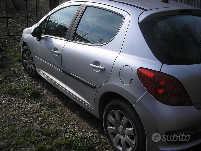 Usata Peugeot 207 88 CV (64 kW) 2006 Grigio Berlina
