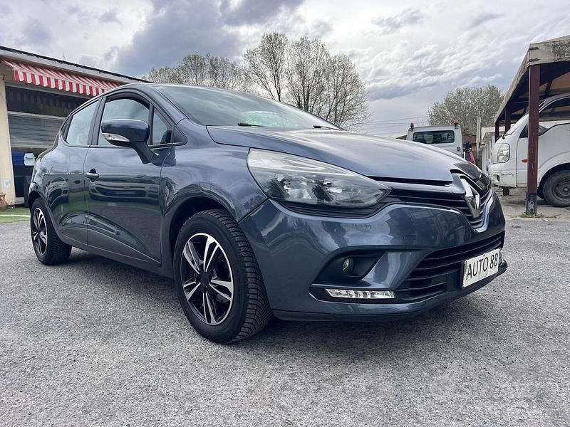 Usata Renault Clio IV Intens 75 CV (55 kW) 2017 Grigio Berlina