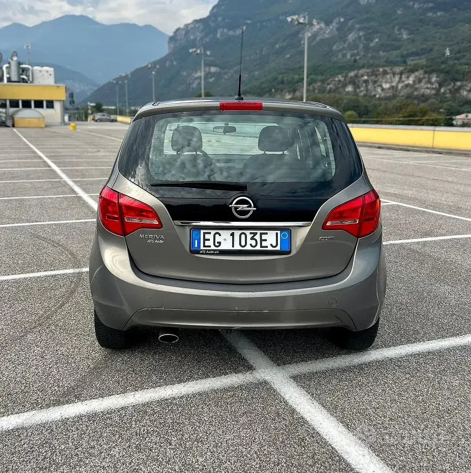 Usata Opel Meriva 130 CV (95 kW) 2011 Giallo Monovolume