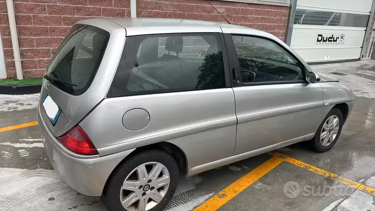 Usata Lancia Ypsilon 60 CV (44 kW) 2003 Utilitaria