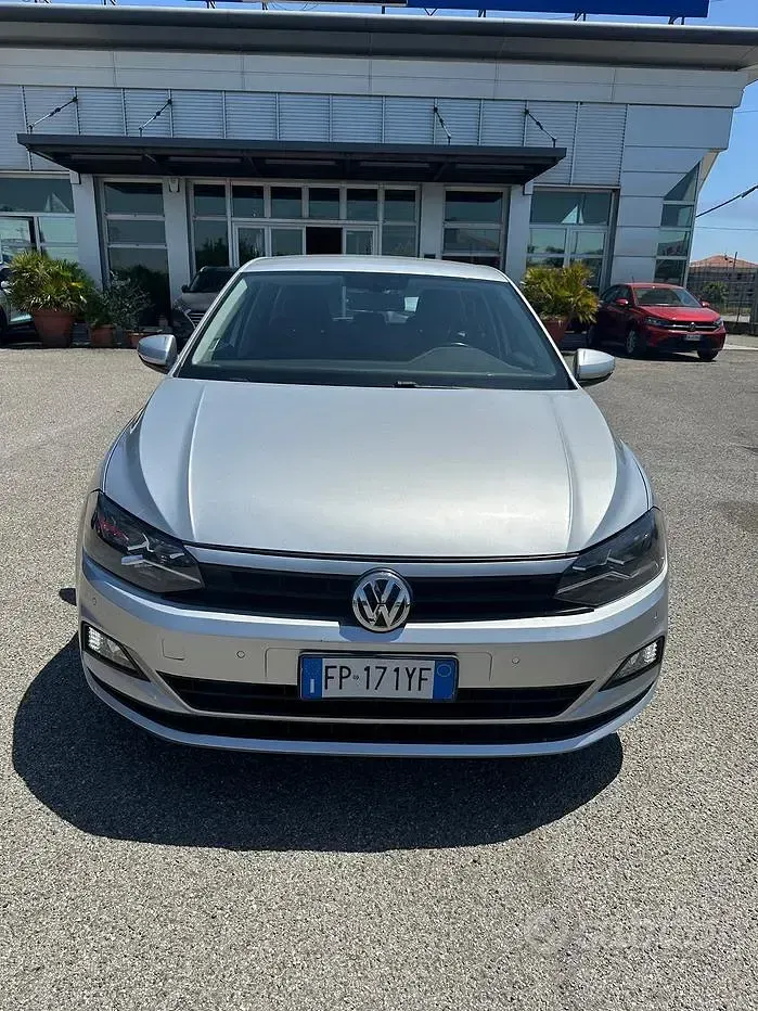 Usata VW Polo Comfortline 95 CV (69 kW) 2018 Grigio Utilitaria