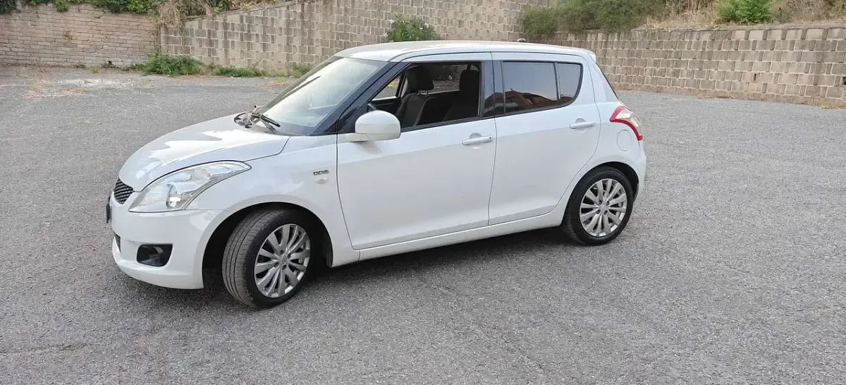 Usata Suzuki Swift GL 75 CV (55 kW) 2011 Bianco Utilitaria