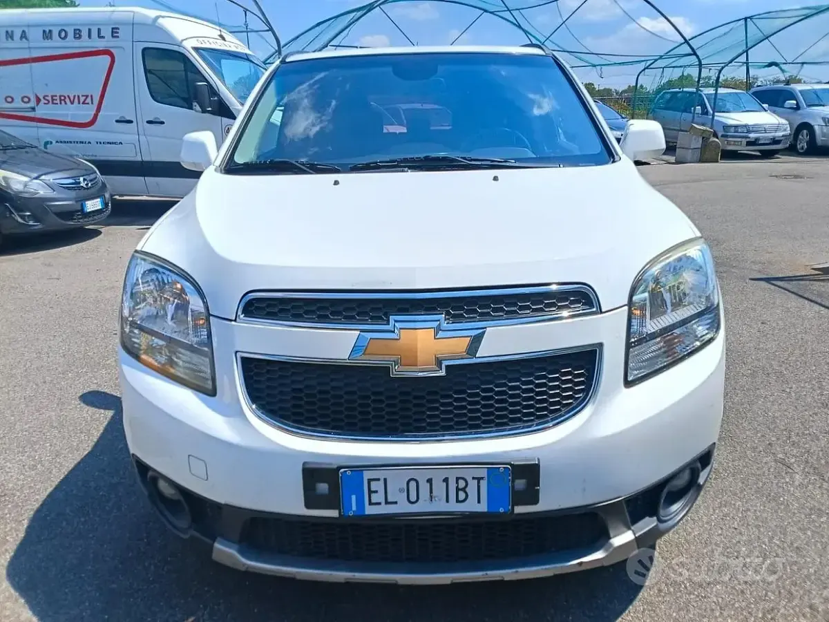 Usata Chevrolet Orlando LT 141 CV (103 kW) 2011 Bianco Monovolume
