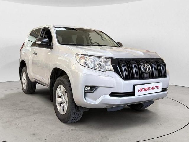 Usata Toyota Land Cruiser Active 130 CV (95 kW) 2019 Argento metallizzato SUV