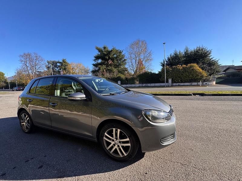 Usata VW Golf VI Comfortline 101 CV (74 kW) 2009 Grigio Utilitaria