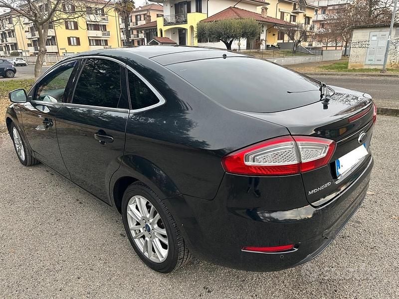 Usata Ford Mondeo Titanium 163 CV (119 kW) 2010 Nero Berlina