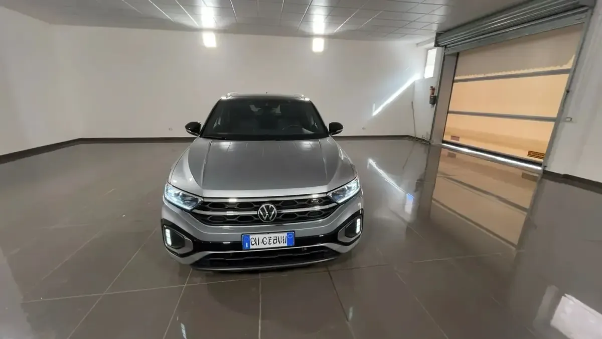 Usata VW T-Roc R-line 150 CV (110 kW) 2024 Bianco SUV