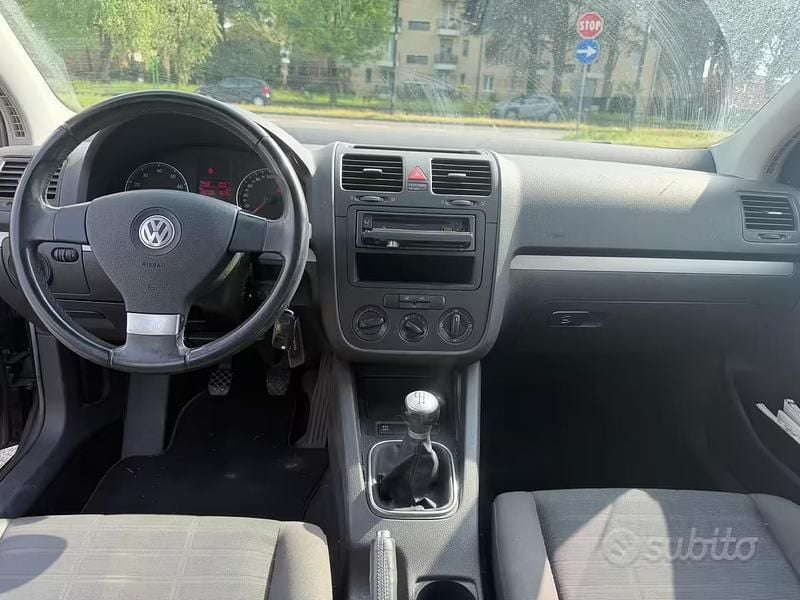 Usata VW Golf V 102 CV (75 kW) 2007 Grigio Berlina