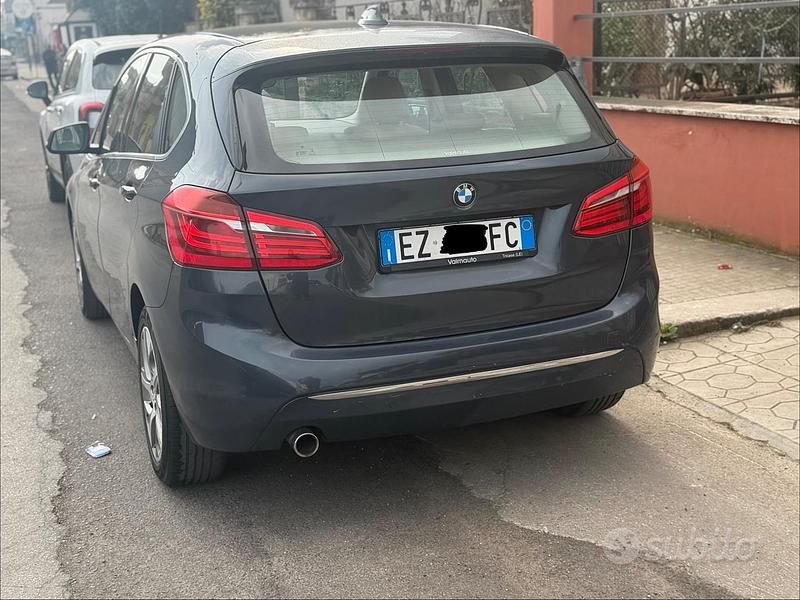 Usata BMW 218 Luxury Line 150 CV (110 kW) 2014 Blu Station wagon