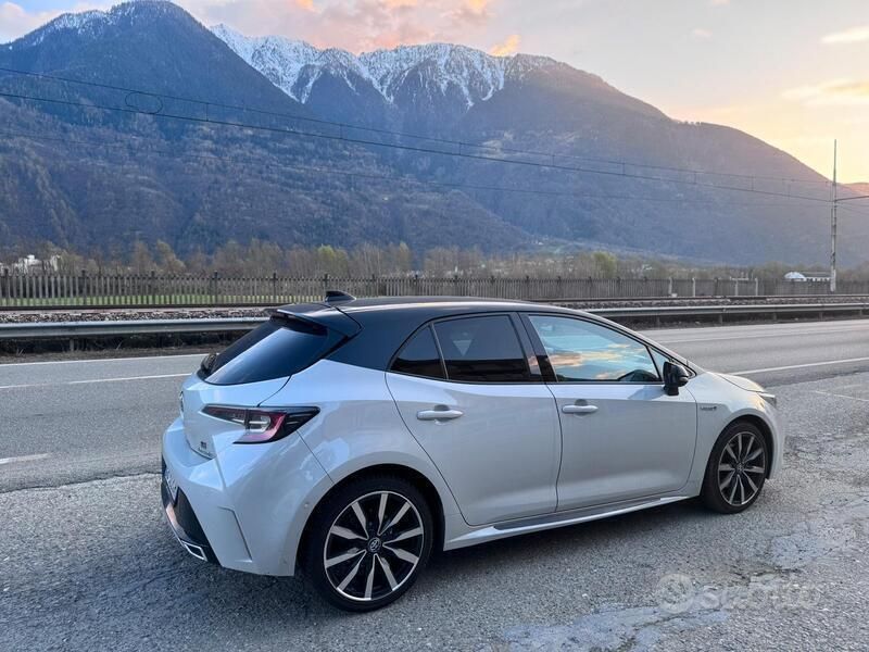 Usata Toyota Corolla Sport 153 CV (112 kW) 2020 Bianco Berlina