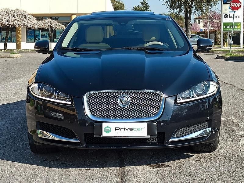 Usata Jaguar XF Luxury 240 CV (176 kW) 2012 Nero Berlina