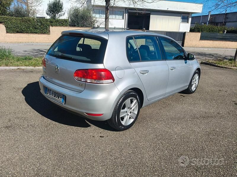 Usata VW Golf VI 102 CV (75 kW) 2009 Grigio Utilitaria