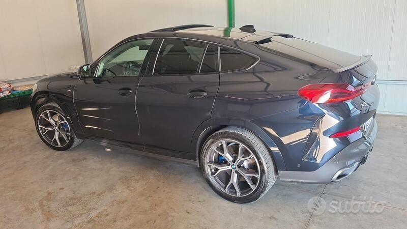Nero Usata 2021 BMW X6 SUV | 67.000 € (Molto cara) - Immagine 1/4