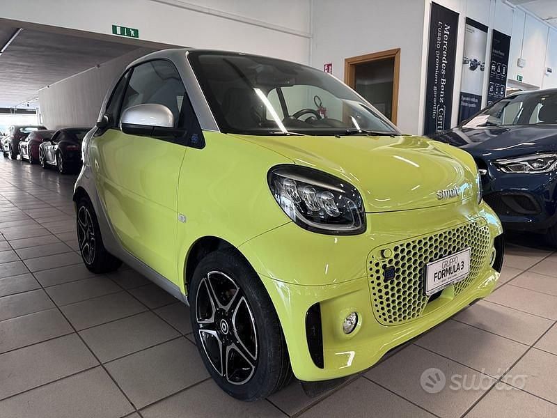 Usata Smart ForTwo Coupé Pulse 60 kW (82 CV) 2021 Verde Utilitaria
