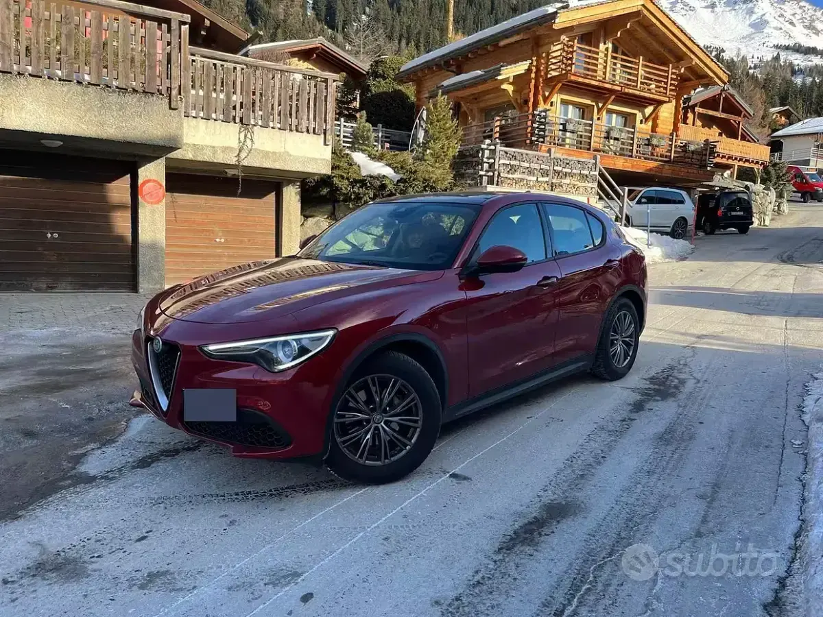 Usata Alfa Romeo Stelvio Super 200 CV (147 kW) 2017 Rosso SUV