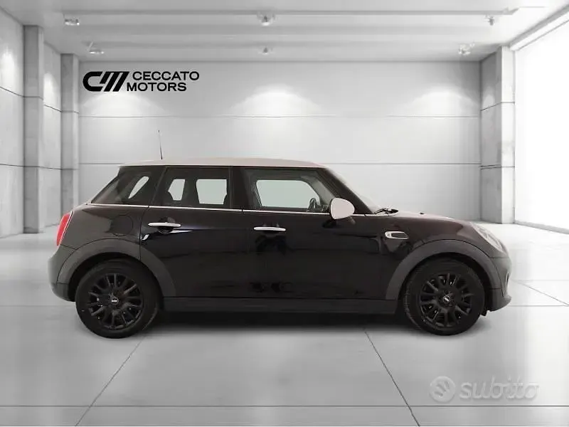 Usata Mini Cooper D Hype 116 CV (85 kW) 2016 Nero Utilitaria