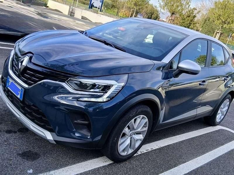 Usata Renault Captur Techno 101 CV (74 kW) 2024 Grigio SUV