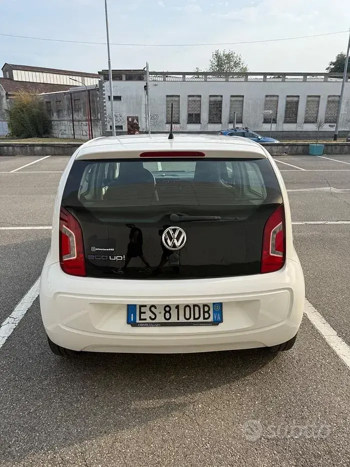 Usata VW up! Move 68 CV (50 kW) 2013 Bianco Utilitaria