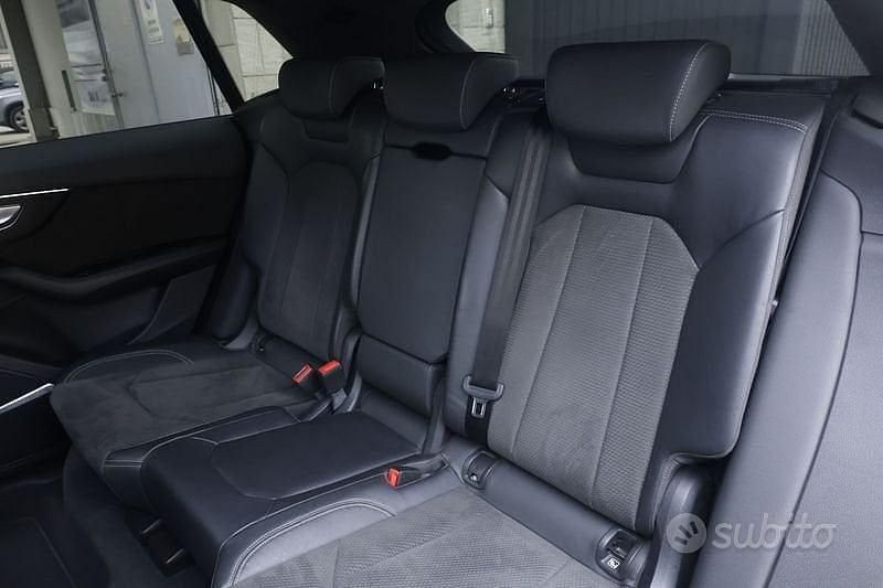 Usata Audi SQ8 Ambiente 507 CV (372 kW) 2022 Blu scuro SUV