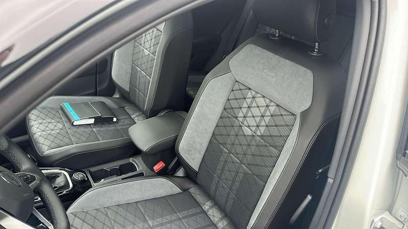 Usata VW T-Roc R-line 150 CV (110 kW) 2024 Bianco SUV