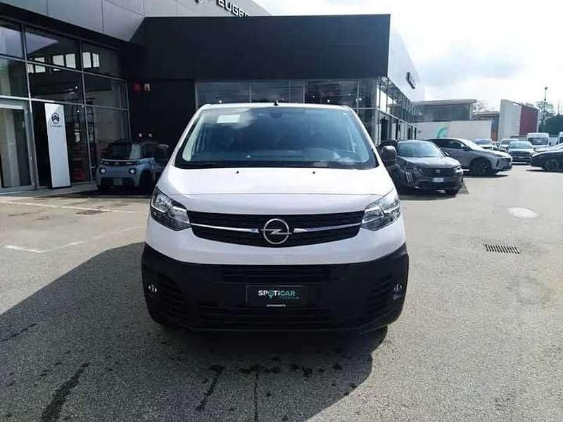 Usata Opel Vivaro-e Combi 100 kW (136 CV) 2024 Kaolin white Monovolume