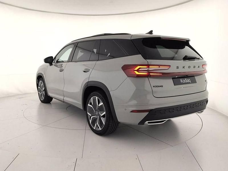 Nuova Skoda Kodiaq SportLine 204 CV (150 kW) 2025 Grigio acciaio SUV