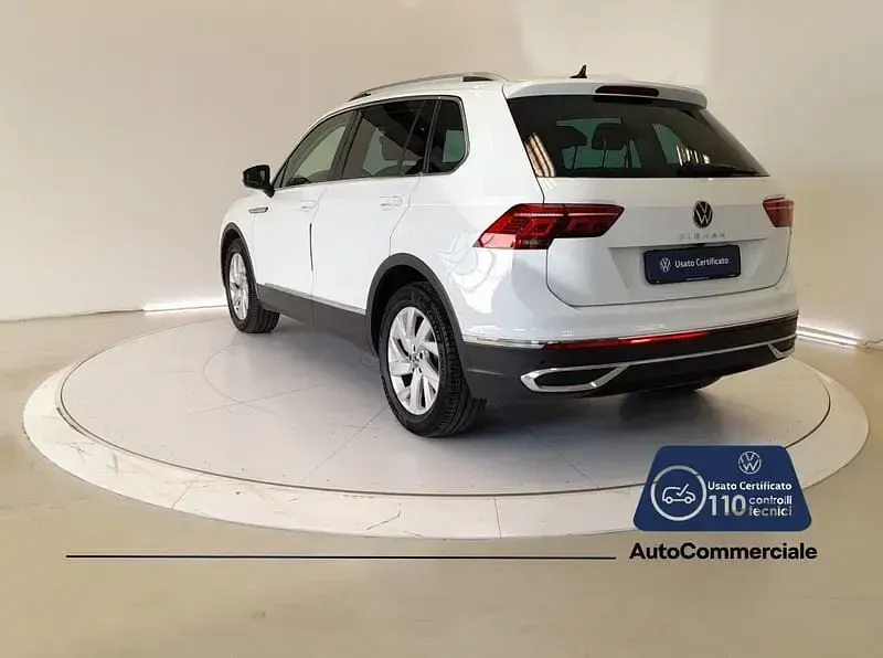 Usata VW Tiguan Elegance 150 CV (110 kW) 2023 Bianco SUV