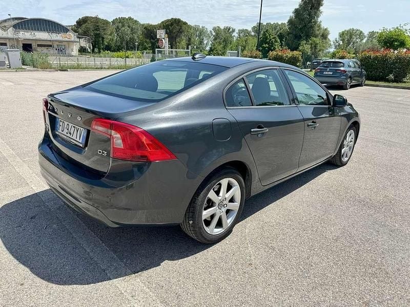 Usata Volvo S60 Business Edition 150 CV (110 kW) 2016 Grigio Berlina