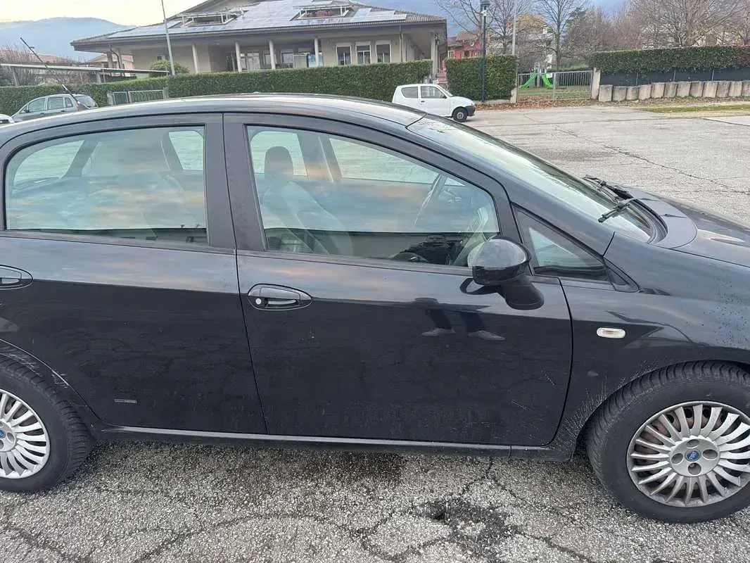 Usata Fiat Grande Punto Dynamic 77 CV (56 kW) 2006 Utilitaria
