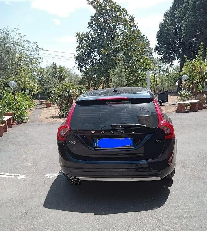Usata Volvo V60 203 CV (149 kW) 2016 Blu Station wagon