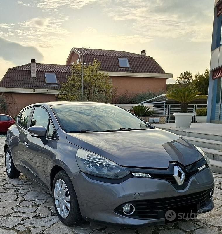 Usata Renault Clio IV 75 CV (55 kW) 2014 Grigio Berlina