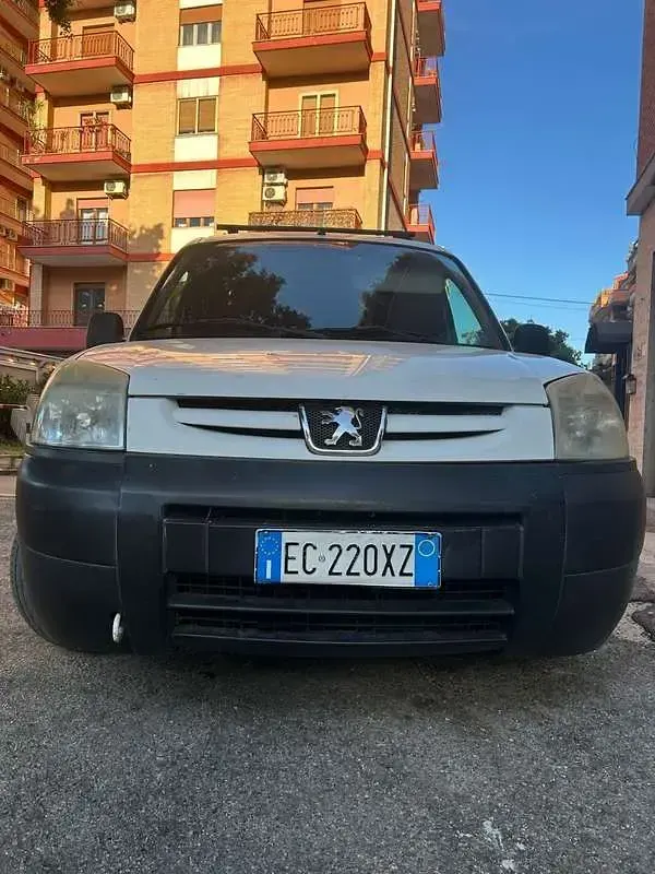 Usata Peugeot Partner 75 CV (55 kW) 2010 Monovolume