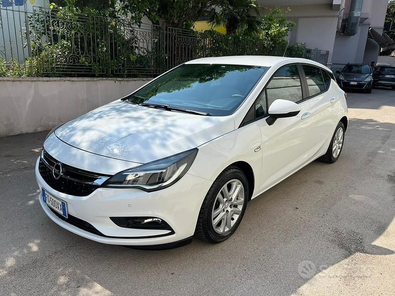 Usata Opel Astra 2017 Bianco Utilitaria