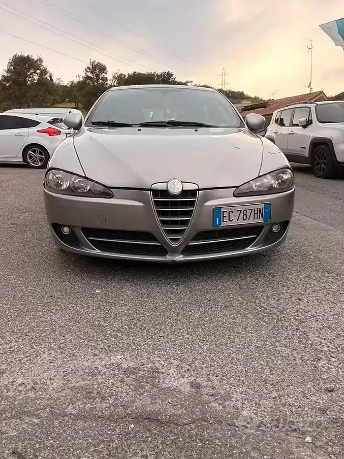 Usata Alfa Romeo 147 120 CV (88 kW) 2010 Grigio Utilitaria
