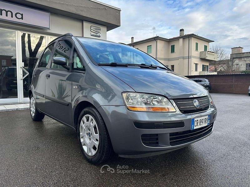 Usata Fiat Idea Emotion 95 CV (69 kW) 2004 Grigio Monovolume