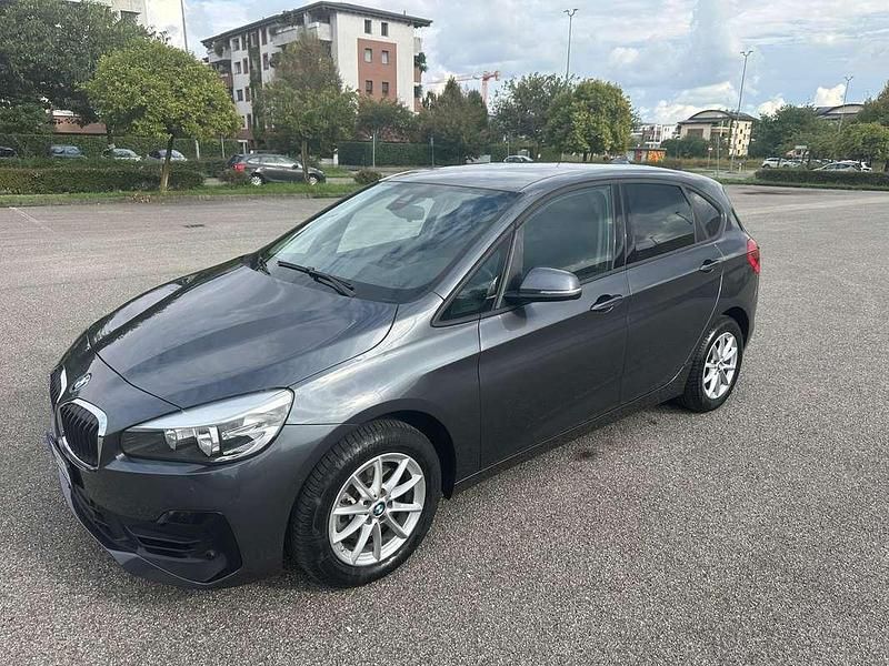Usata BMW 216 Active Tourer 116 CV (85 kW) 2020 Grigio Monovolume