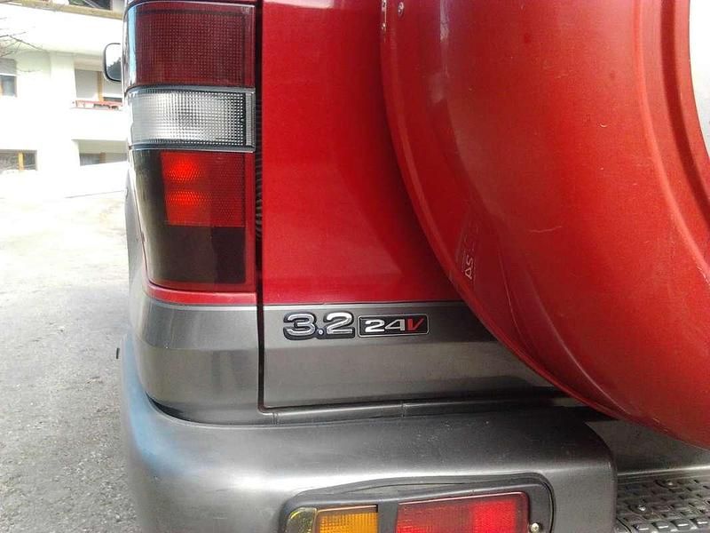 Usata Opel Monterey 200 CV (147 kW) 1993 Rosso SUV