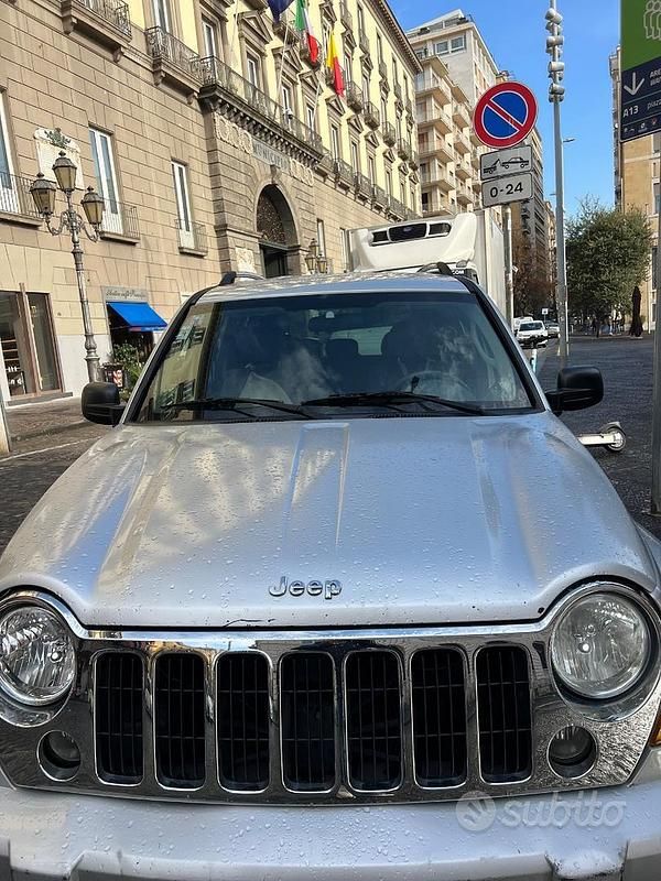 Usata Jeep Cherokee 2004 Grigio SUV