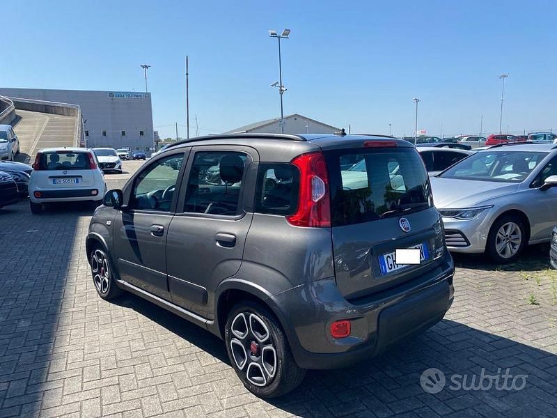 Usata Fiat Panda City Life 70 CV (51 kW) 2022 Grigio scuro Utilitaria