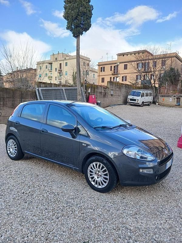 Usata Fiat Punto 95 CV (69 kW) 2017 Grigio Utilitaria